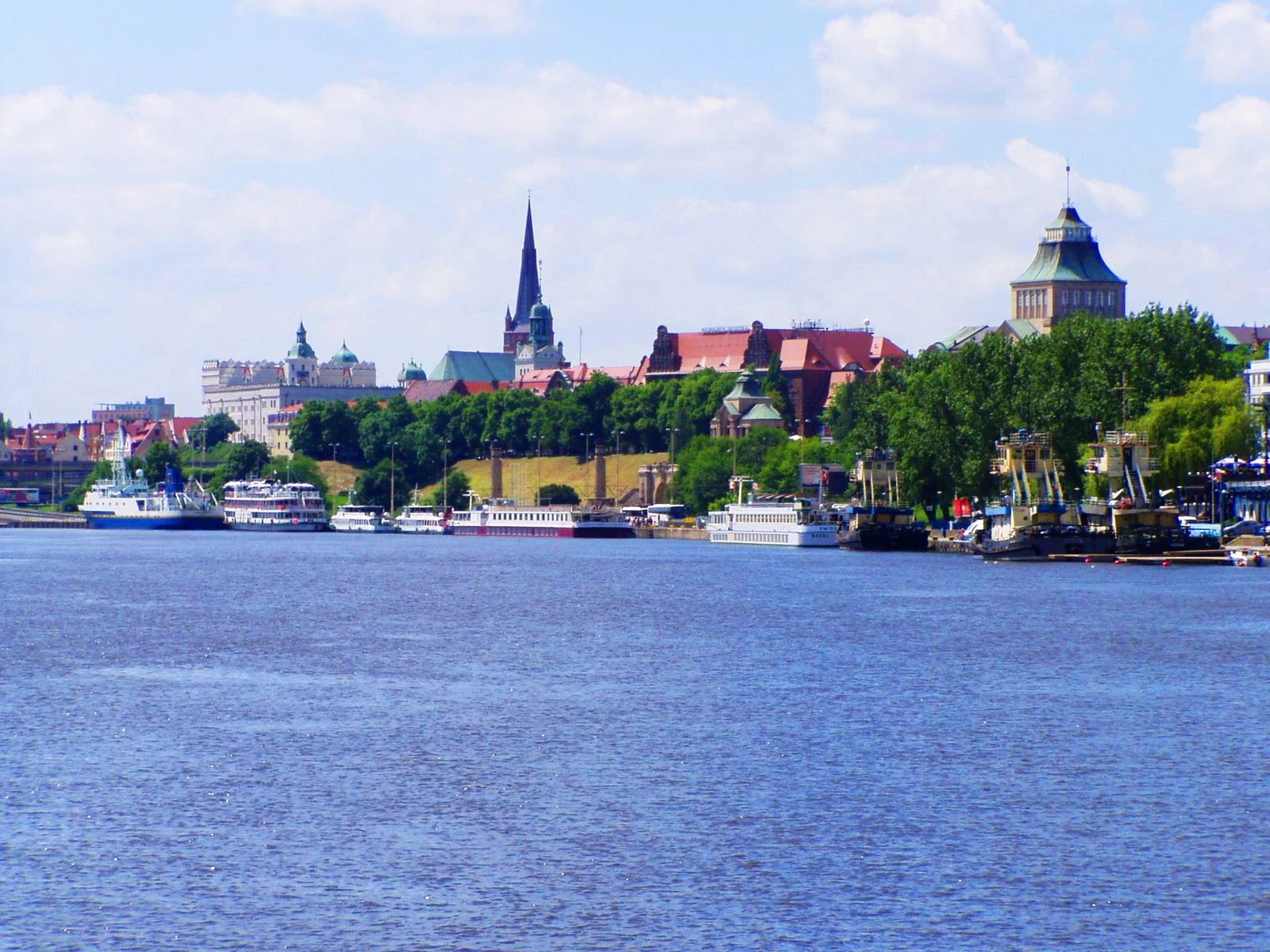 Malowniczy rejs w Szczecinie na Orli Przesmyk i Mieleński Przekop, Stocznia, Jezioro Dąbie